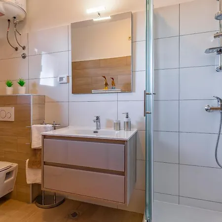 Sweet House With Free Parking Holiday home *