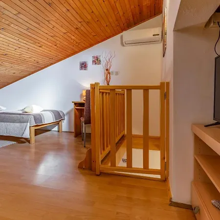 Sweet House With Free Parking Pula