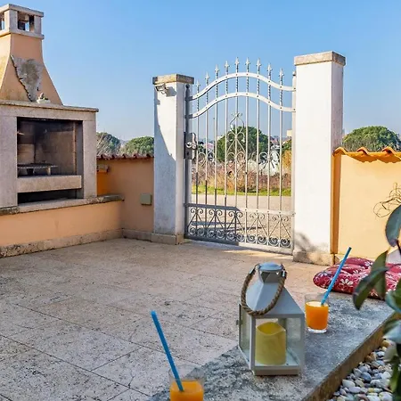 Sweet House With Free Parking Pola