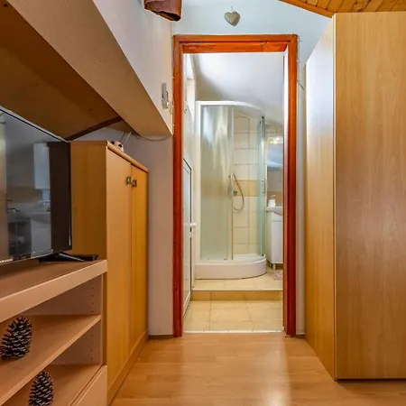 Sweet House With Free Parking