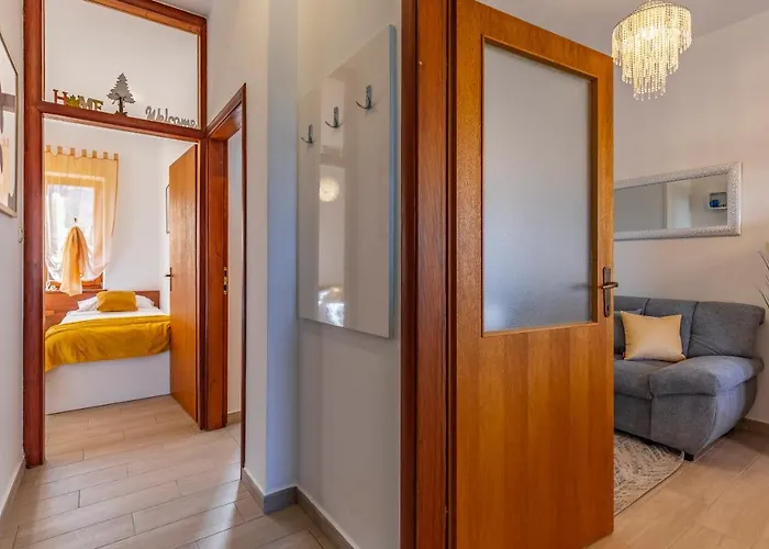 Sweet House With Free Parking Πούλα