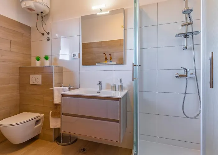 Sweet House With Free Parking Σπίτι διακοπών *