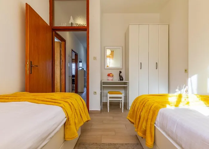 Sweet House With Free Parking *