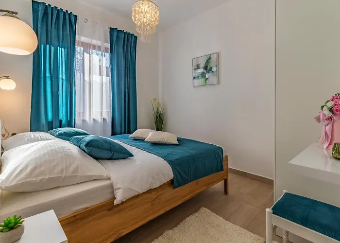 Sweet House With Free Parking *