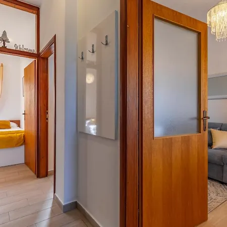 Sweet House With Free Parking 普拉