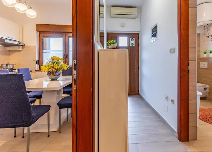 Holiday home Sweet House With Free Parking Pula