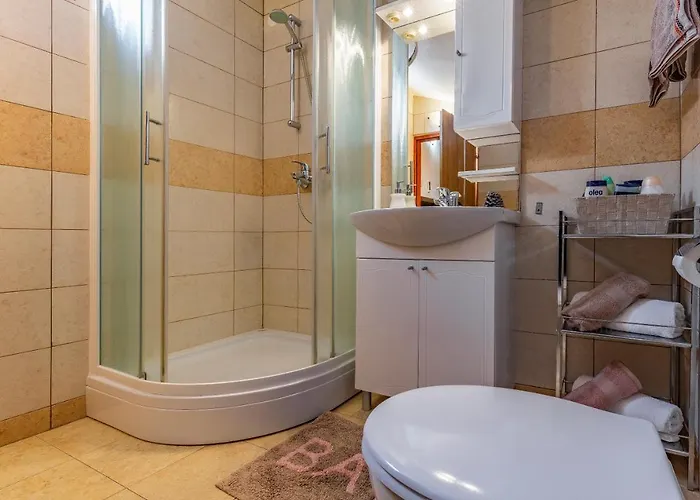 Holiday home Sweet House With Free Parking *