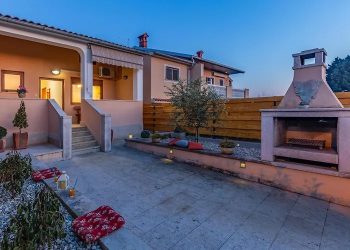Holiday home Sweet House With Free Parking Pula