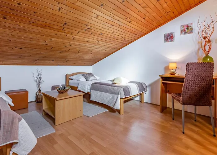 Sweet House With Free Parking Holiday home Pula